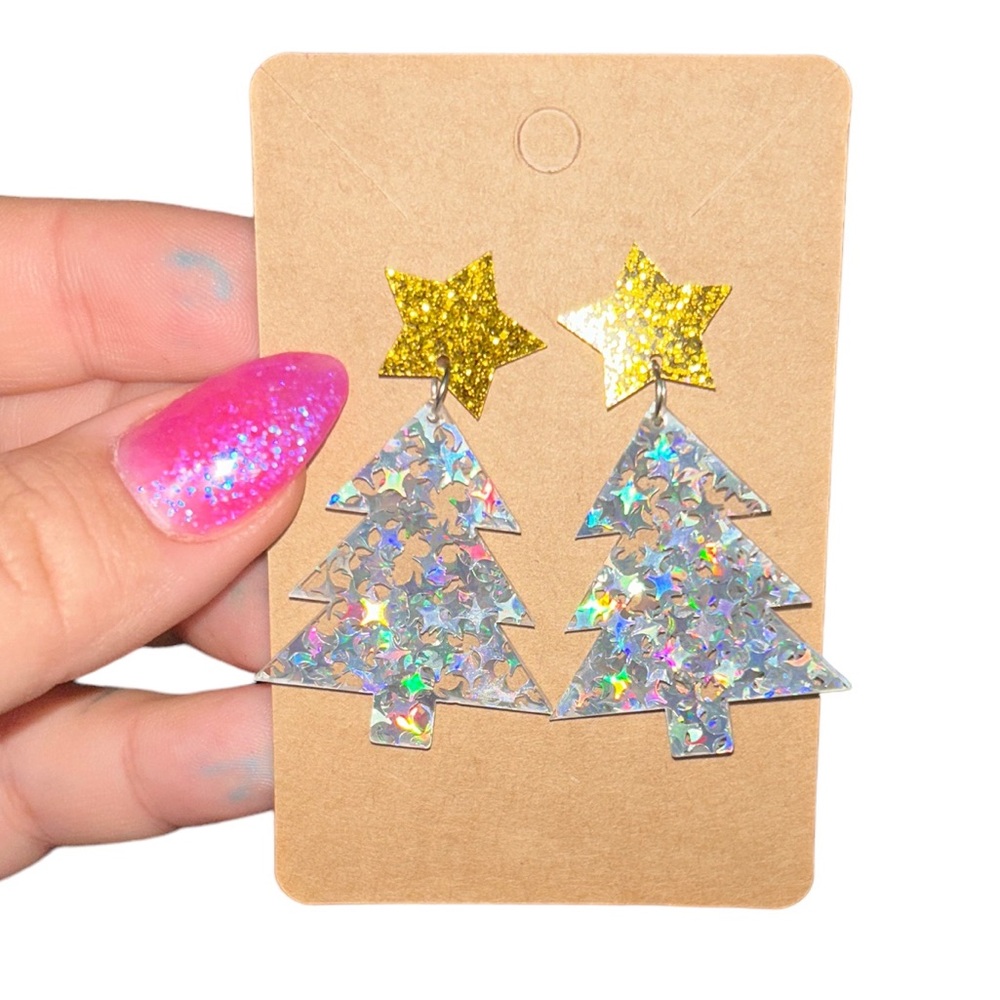 5/$25 NWT Silver Star Christmas Tree Earrings